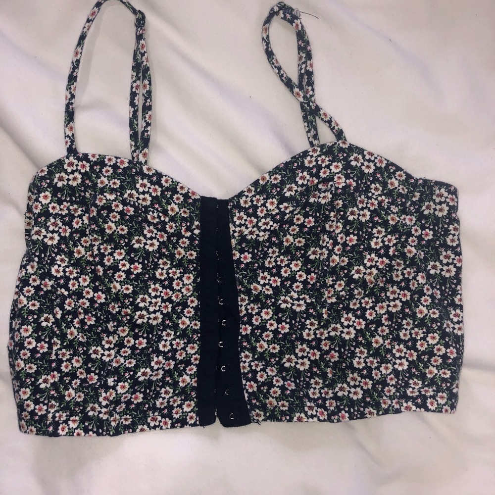 Blue floral crop too with snap front